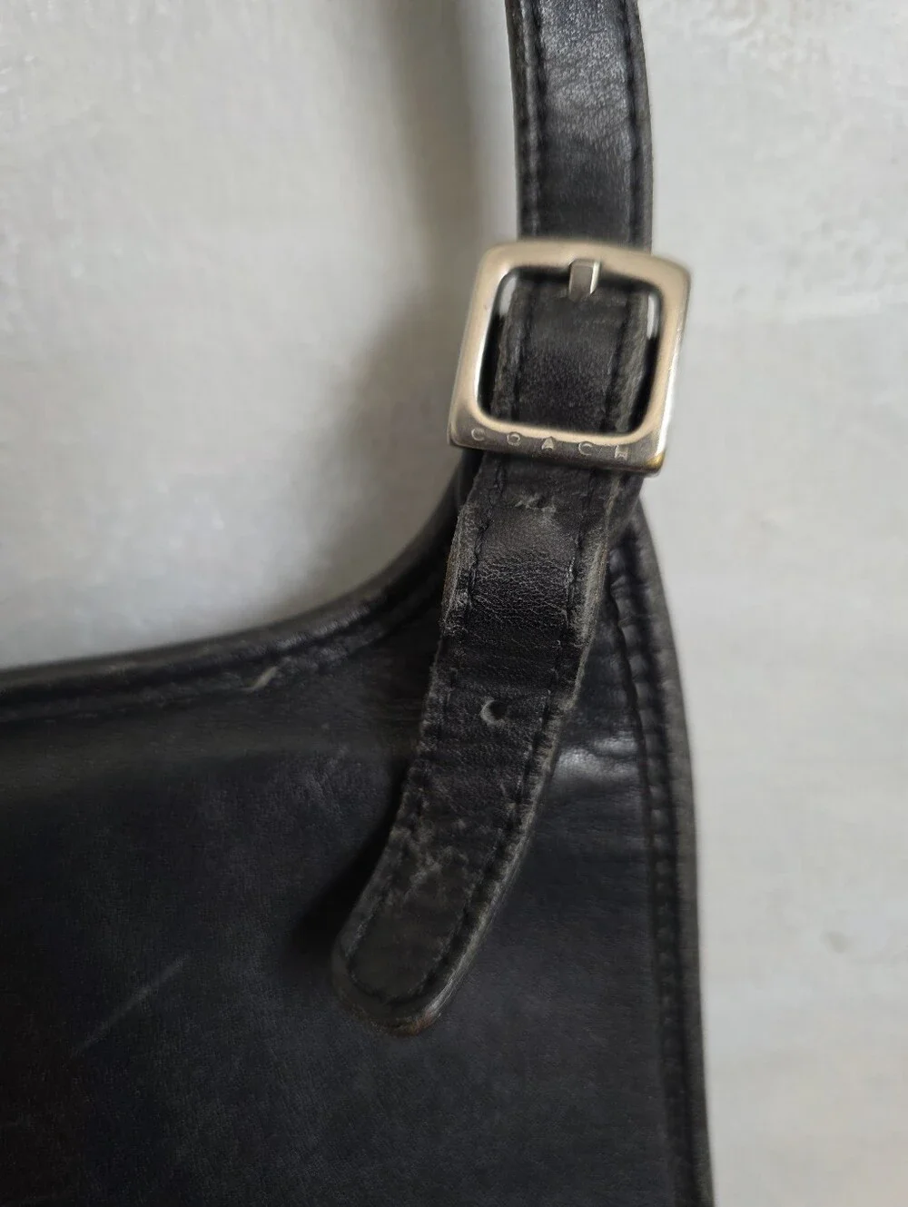 Vintage Coach 9142 Womens Black Leather Hippie Flap Crossbody Saddle Mini Bag